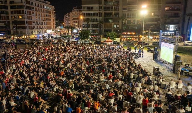Dev ekranda final coşkusu