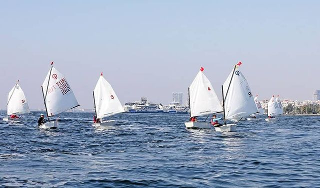 Hafta sonu yelken keyfi İzmir Marina’da