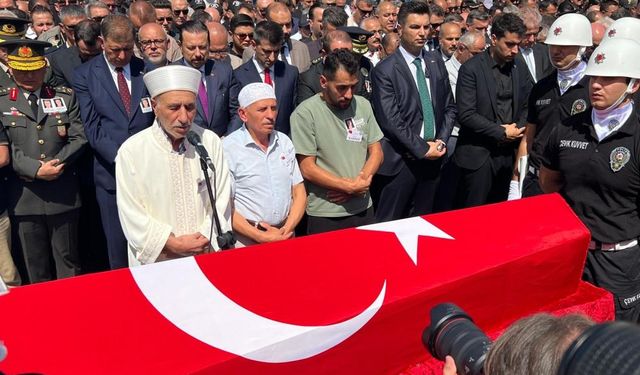 Flaş! Şehit polisler ebediyete uğurlandı