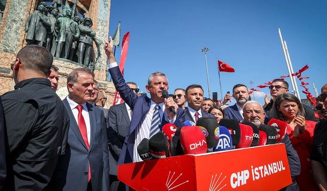 CHP’nin 102. yılına özel tören! Özgür Özel’den Taksim’de anlamlı mesaj