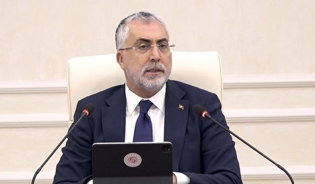 Bakan Işıkhan’dan kritik açıklama: Kamuda her şey değişiyor!