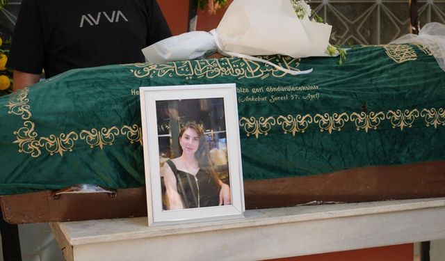 Pilot adayı Berfu Hatipoğlu’na acı veda: Gözyaşlarıyla uğurlandı