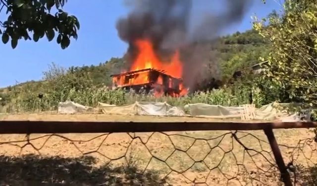 Karabük’te orman yangını! Alevler evleri tehdit ediyor