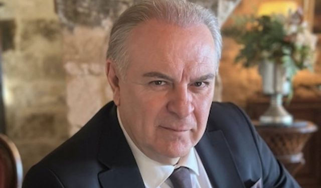 Burak Sergen 26 yaş küçük eşiyle sosyal medyayı salladı!