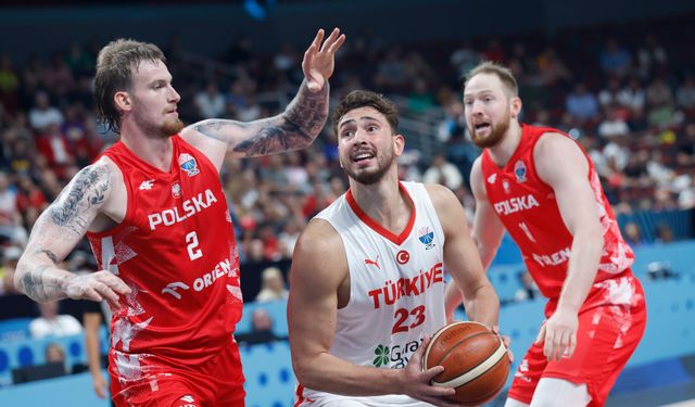 A Milli Takım Avrupa Basketbol Şampiyonası’nda final yolunda: Sıradaki rakip komşu oldu