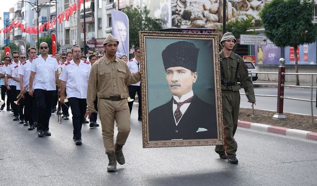 Kemalpaşa’da kurtuluş coşkusu sokaklara taştı