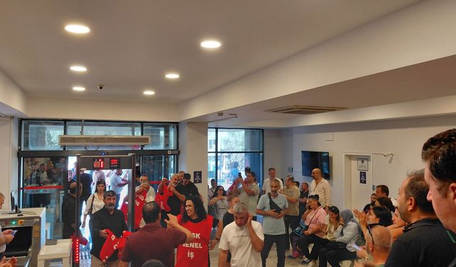 Buca’da işgal, Karşıyaka’da iş bırakma: İzmir'de maaş krizi büyüyor