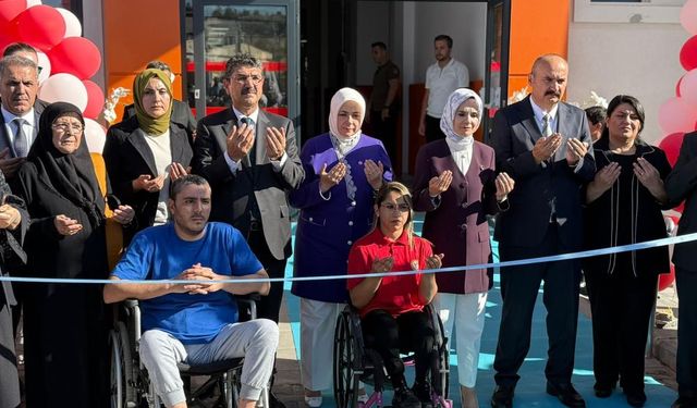 Bakan Göktaş’tan müjde: Engelliler için dev merkez açıldı