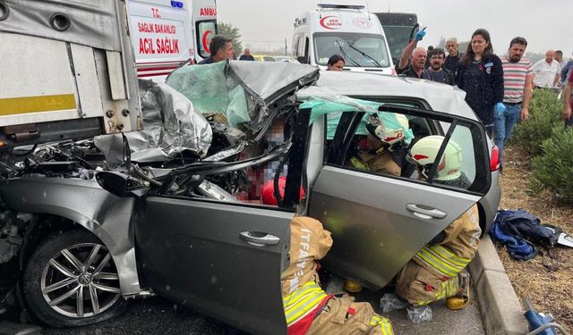 Manisa’da katliam gibi kaza: Araçlar birbirine girdi