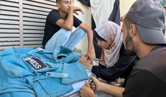 İsrail'in savaş uçakları bu kez gazeteciyi hedef aldı