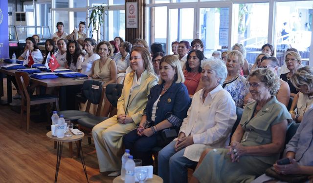Başkan Mutlu, geleceğin kadın liderleriyle Çeşme’de