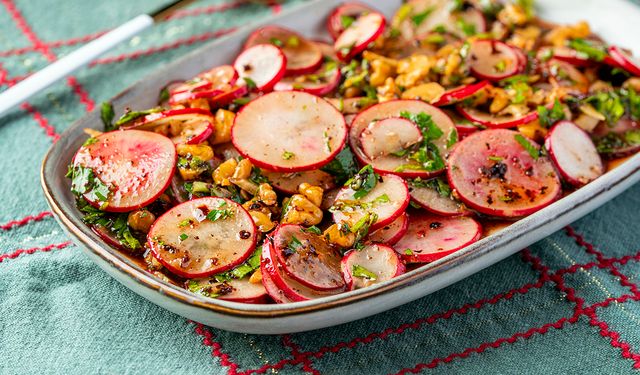 Sofraları ferahlatan sır: Bu meze herkesin favorisi olacak!