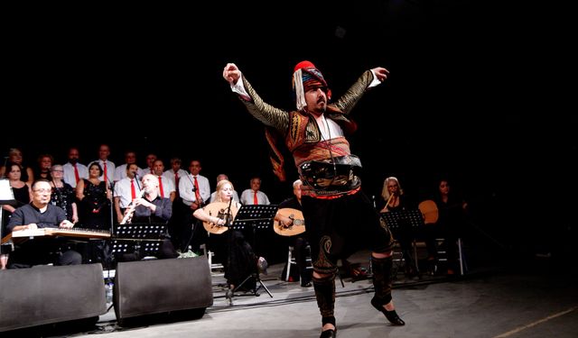 Atatürk’ün favori şarkıları Bornova’yı salladı