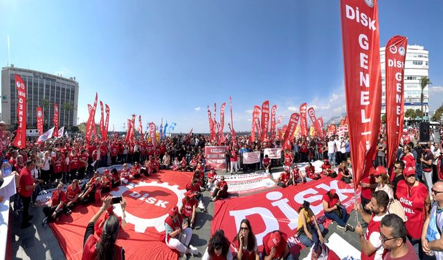 İzmir'de gözaltına alınan DİSK üyeleri serbest bırakıldı