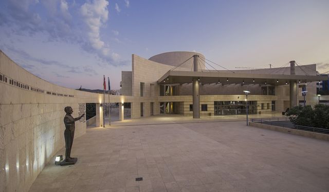 İzmir’de zeytin ağaçlarının altında ücretsiz konser: Kaçırmayın!