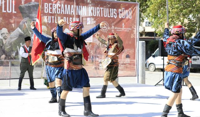 Bergama 103 yıl sonra coşkuyla kurtuluşunu kutladı