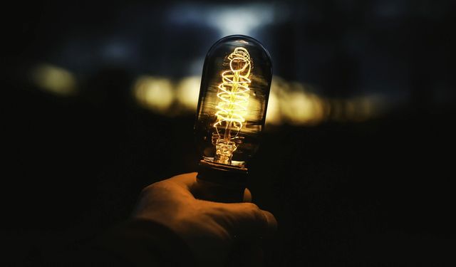7 Ağustos Cuma alarmı: İzmir’in yarısında elektrikler kesiliyor!