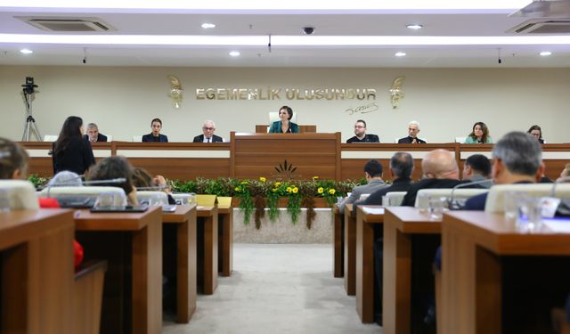 Karabağlar'da son durum: Meclis üyeleri CHP Sözcüsü Yücel ile görüştü! İşte kararlar