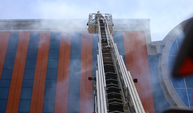 Karabağlar’da yangın alarmı!