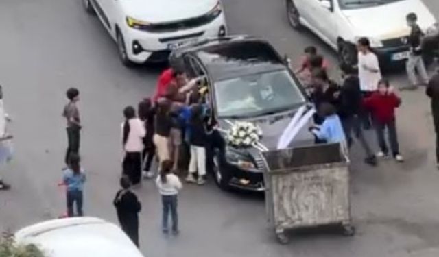 Düğün konvoyunda şaşırtan anlar! Görüntüler viral oldu
