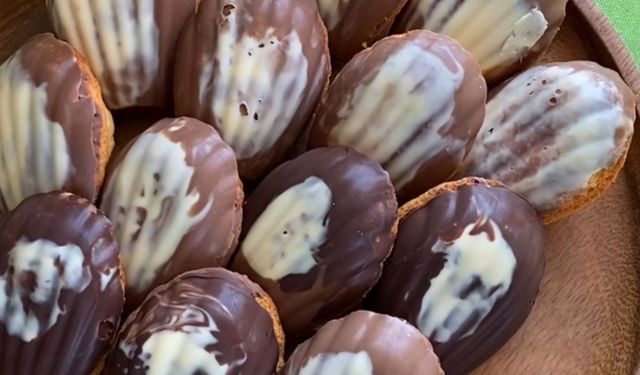 Limonlu madlen kek: Çay saatlerini renklendiren lezzet!