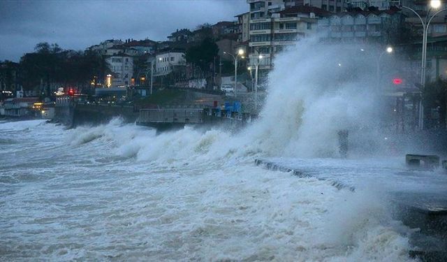 Dikkat İzmir! Meteoroloji turuncu alarm verdi | Bu saatlerden sonra dışarı çıkmayın!