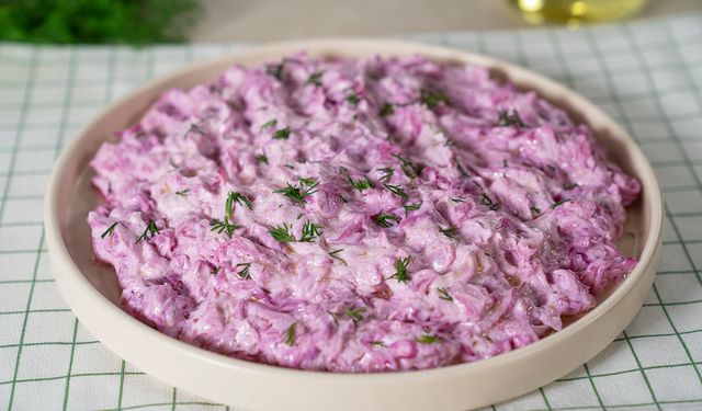 Sofraları şenlendiren renkli ve pratik meze tarifi