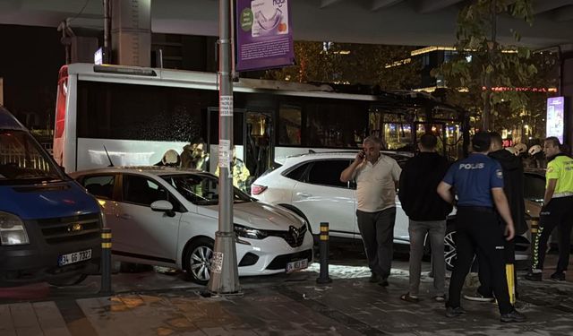 Seyir halindeki otobüste yangın! Faciadan dönüldü