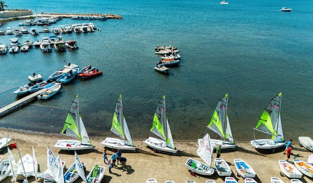 Seferihisar’da 9 Eylül coşkusu yelkenlerle taçlandı