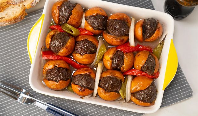 Duyanlar şaşırıyor, tadanlar vazgeçemiyor! İşte meşhur Yenidünya Kebabı