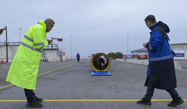İzmir’de 50 zabıta alımı için 250 aday yarıştı: Adaylar zorlu parkurlarda ter döktü