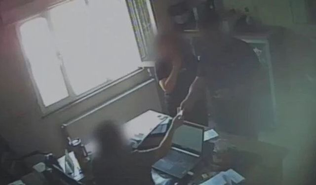 Skandal görüntüler! Doktor hasta ile pazarlık yaptı