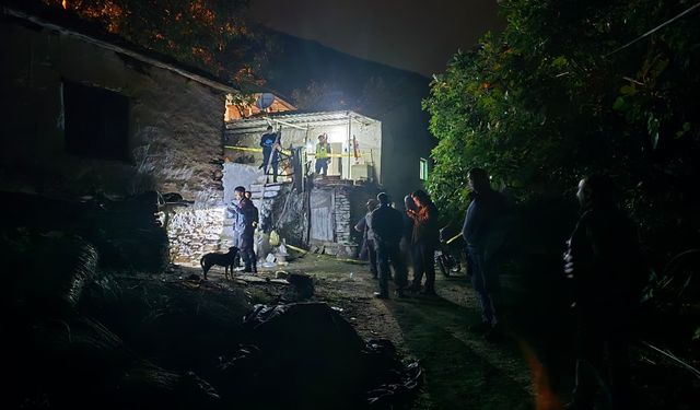 İzmir Tire’de aile dramı: Baba, oğlunu öldürüp eşini ağır yaraladı