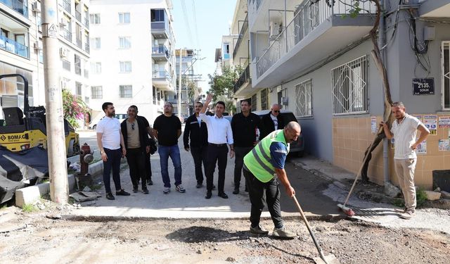 Başkan Önal sahada: Bayraklı yolları hızla yenileniyor
