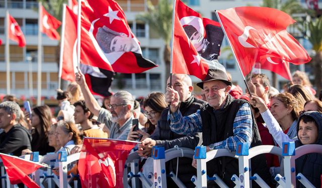Başkan Tugay’dan 29 Ekim mesajı: 'Kimse bu ülkeyi demokrasiden uzaklaştıramaz'