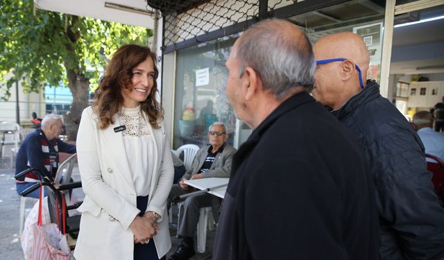 Mahalle mahalle Karşıyaka: Başkan Ünsal talepleri yerinde dinledi