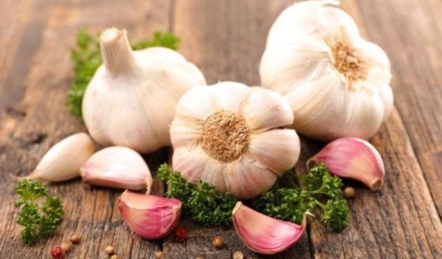 Sabunla çıkmayan sarımsak kokusuna kesin çözüm!