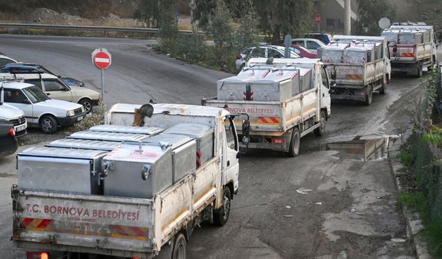Bornova’da eskiler yenileniyor