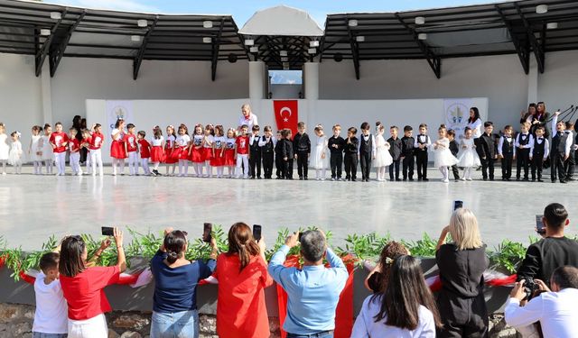 Bucalı miniklerden duygusal 29 Ekim kutlaması