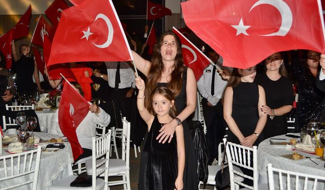 Çeşme’de Cumhuriyet Resepsiyonu düzenlendi