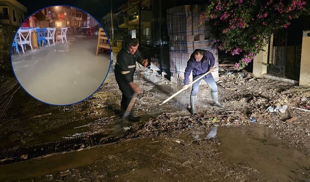 Çeşme’de sağanak yağış hayatı felç etti