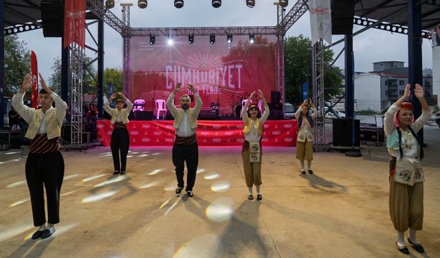 Cumhuriyet Her Yerde: Cumhuriyet coşkusu Kiraz’da
