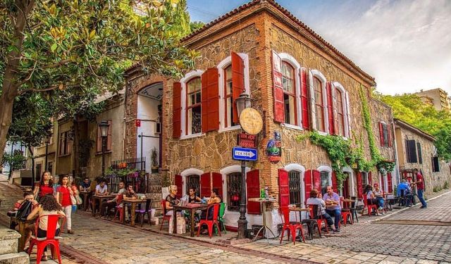 İzmir’in nostaljik adresi Dario Moreno Sokağı nerede? Nasıl gidilir?