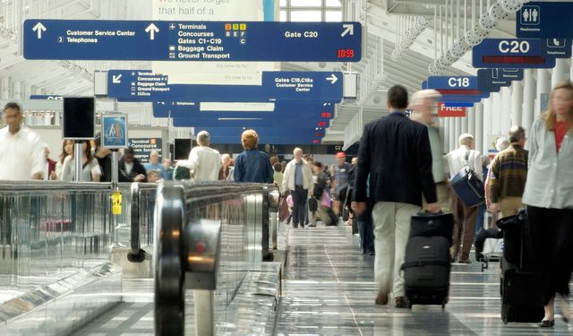 Havalimanında İHA paniği! 17 uçuş iptal edildi