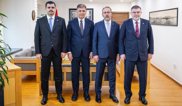 İzmir’de tarihi adım: Karşıyaka Stadyumu için anlaşma sağlandı!