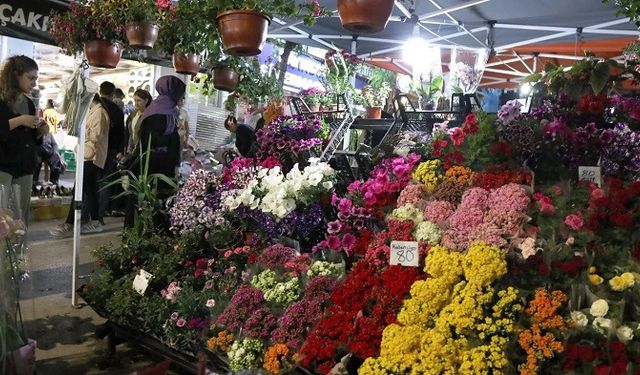 Bayındır’a trenle yolculuk: İzmir’in çiçek ve tarih rotası