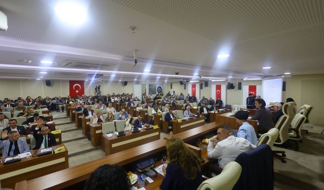 Karabağlar Belediyesi'nde 2026 bütçesi meclisten geçti