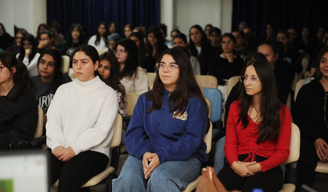 Karşıyaka Belediyesi’nden kız çocuklarına büyük farkındalık hamlesi!
