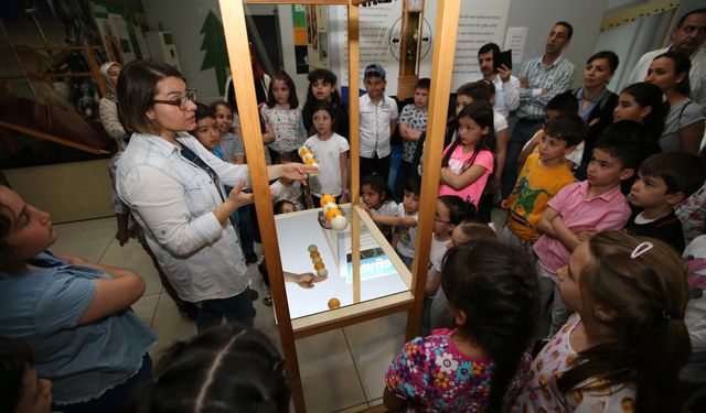 Karşıyaka Bilim Merkezi yeniden kapılarını açıyor