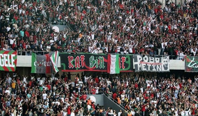 Karşıyaka futbol ve voleybolda zirvede